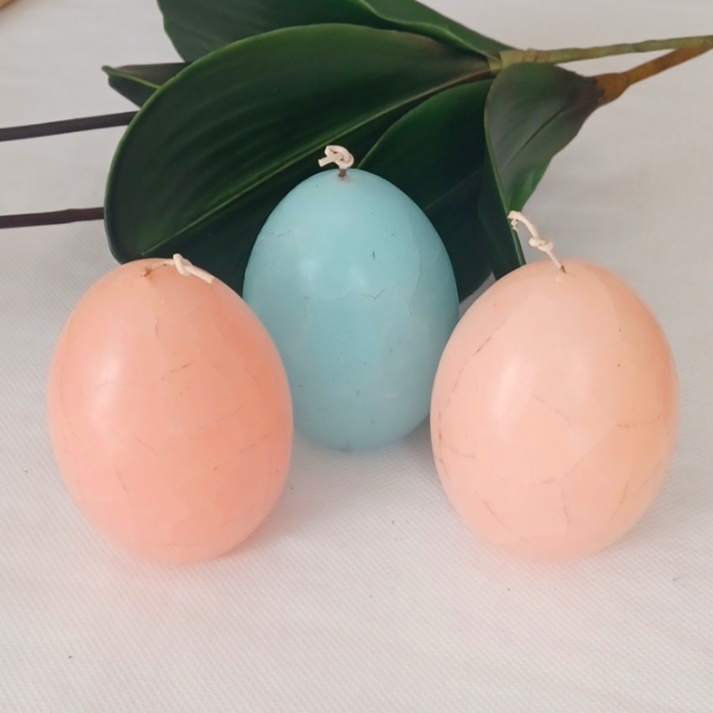 Pottery Barn (3) Easter Crackled Egg Candles